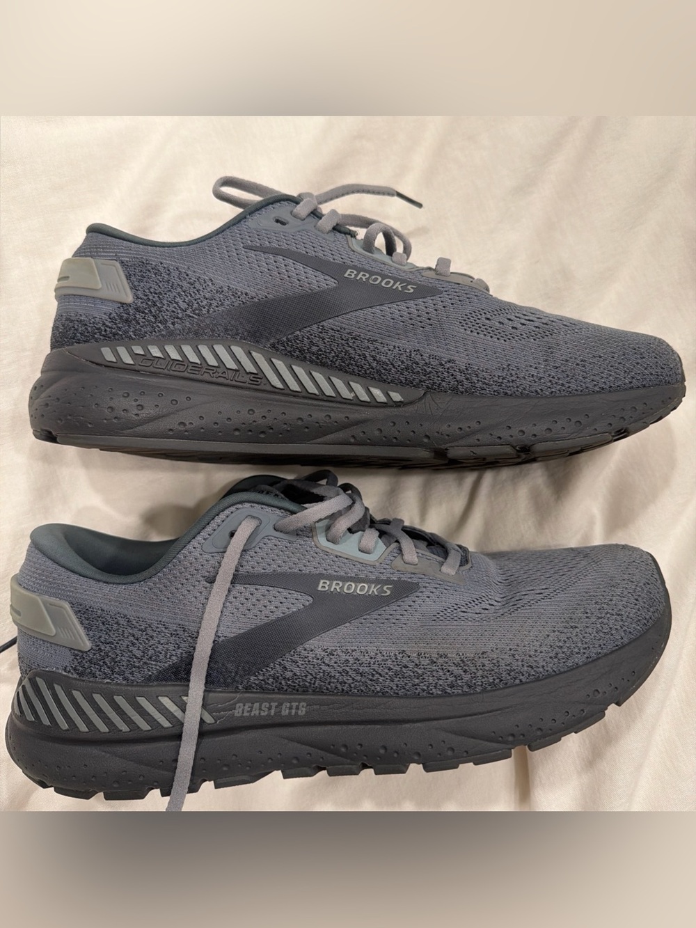 Brooks Beast 24 GTA Men's Primer Grey Ebony Athletic Running Shoes Size 12 Med